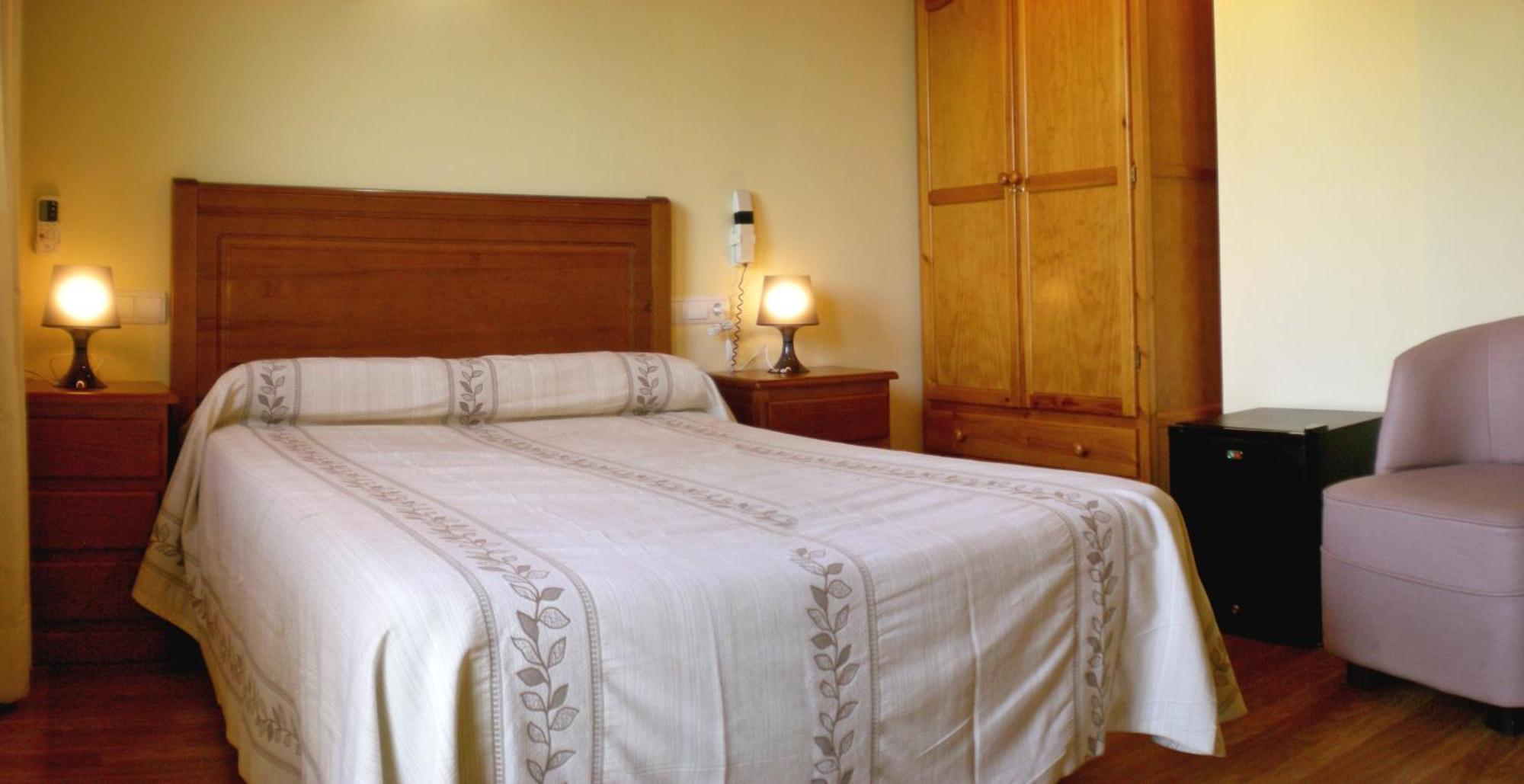 Hotel Labella Maria Pinos Genil Zewnętrze zdjęcie
