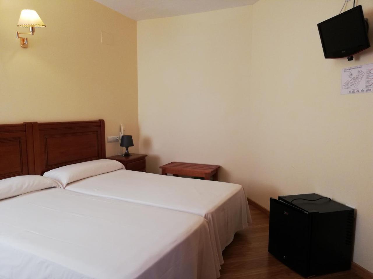 Hotel Labella Maria Pinos Genil Zewnętrze zdjęcie