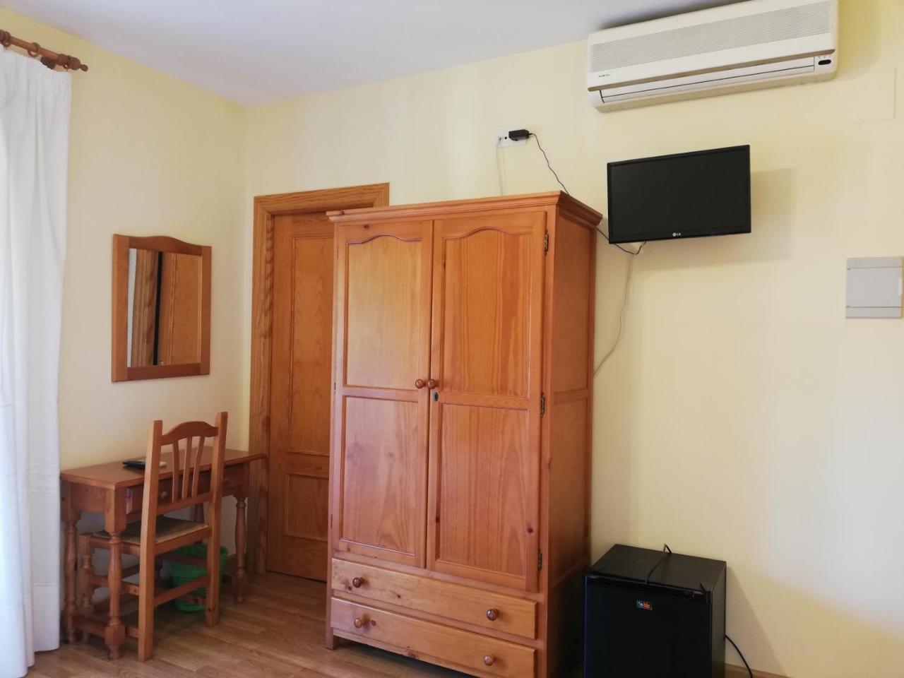 Hotel Labella Maria Pinos Genil Zewnętrze zdjęcie