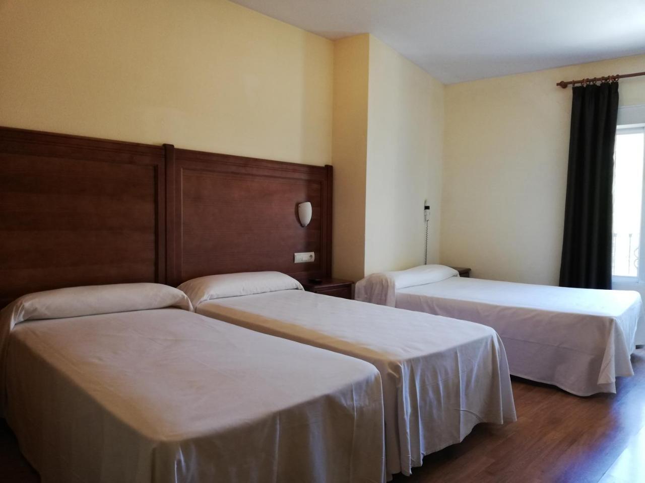 Hotel Labella Maria Pinos Genil Zewnętrze zdjęcie